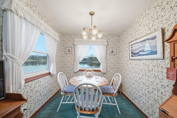 $699,900 | 228 Oak Grove Drive, Brooklyn, MI 49230