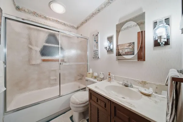 $675,000 | 228 Oak Grove Drive, Brooklyn, MI 49230