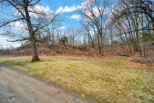 $675,000 | 228 Oak Grove Drive, Brooklyn, MI 49230