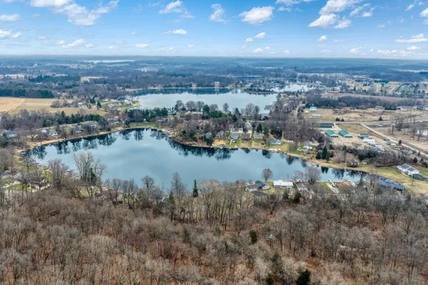 $675,000 | 228 Oak Grove Drive, Brooklyn, MI 49230