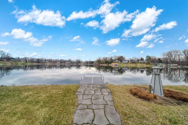 $699,900 | 228 Oak Grove Drive, Brooklyn, MI 49230