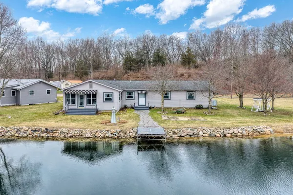 $699,900 | 228 Oak Grove Drive, Brooklyn, MI 49230