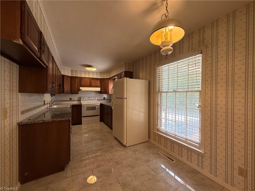 2711 Reynolda Road, Unit 2D Winston-Salem, NC 27106 - Photo 4 of 16 Gallery Image 4