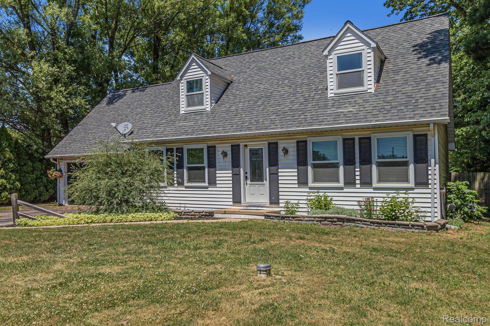 4190 Highland Road Highland, MI 48357 - Photo 2 of 27 Beautiful Cap Cod