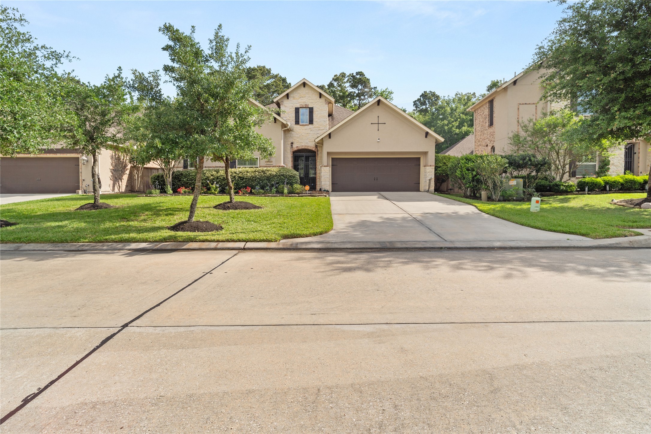 19813 Cullen Ridge Drive Porter, TX 77365 - Photo 2 of 44 This Trendmaker home is waiting for you.