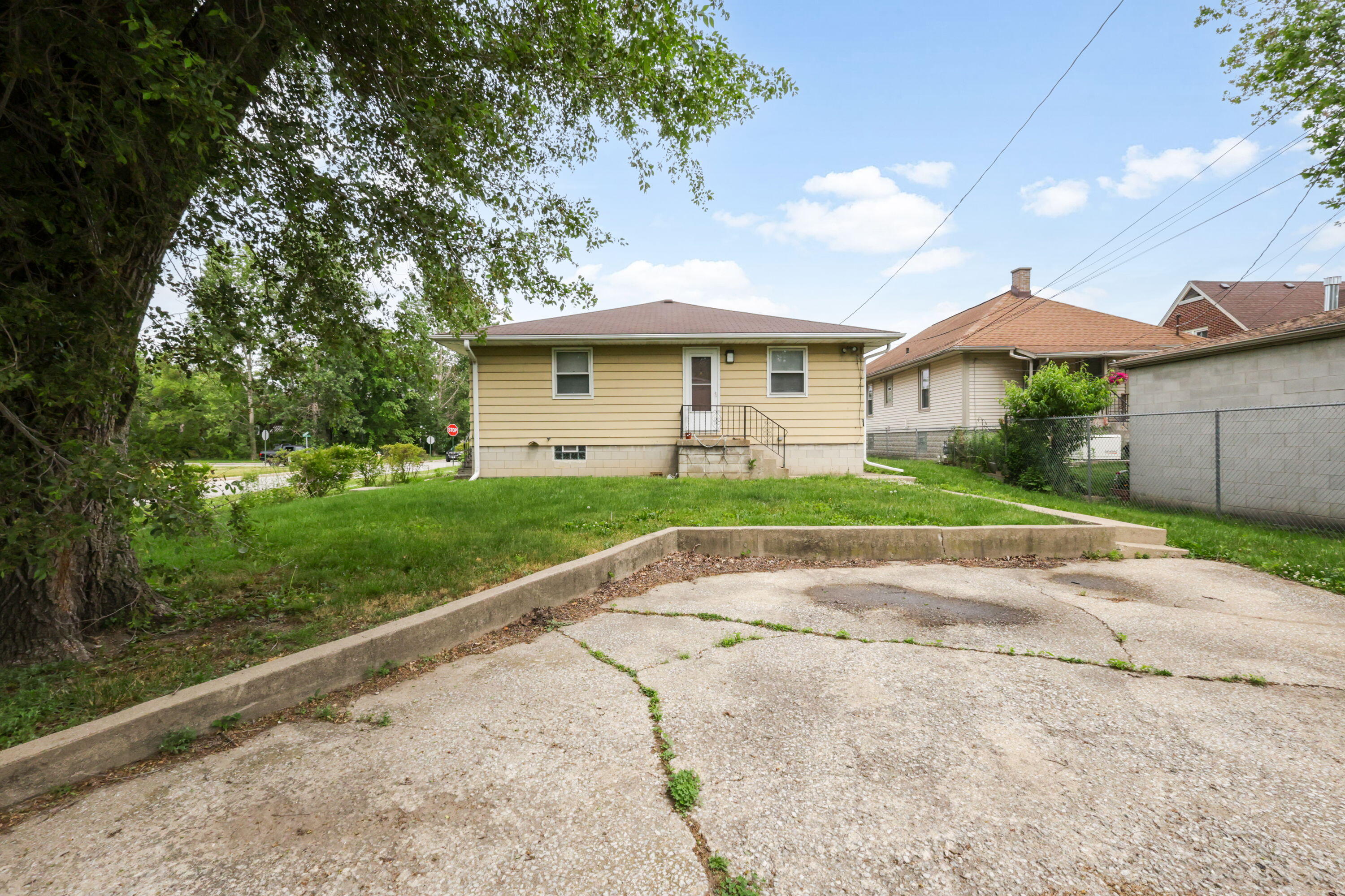 606 Spruce Street Hammond, IN 46324 - Photo 16 of 17 3000x2000