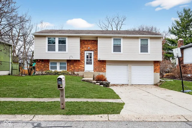 $285,000 | 11495 Crestview Drive, Fishers, IN 46038