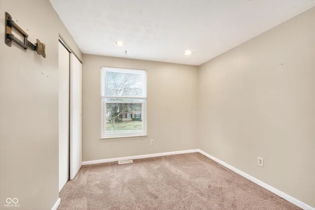 $285,000 | 11495 Crestview Drive, Fishers, IN 46038