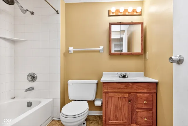 $285,000 | 11495 Crestview Drive, Fishers, IN 46038