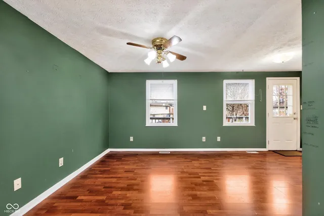 $285,000 | 11495 Crestview Drive, Fishers, IN 46038