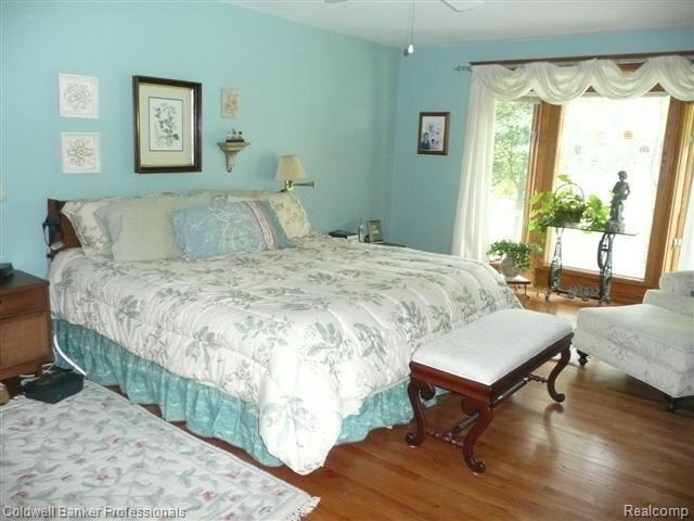8291 Allen Road Clarkston, MI 48348 - Photo 10 of 25 Master Bedroom