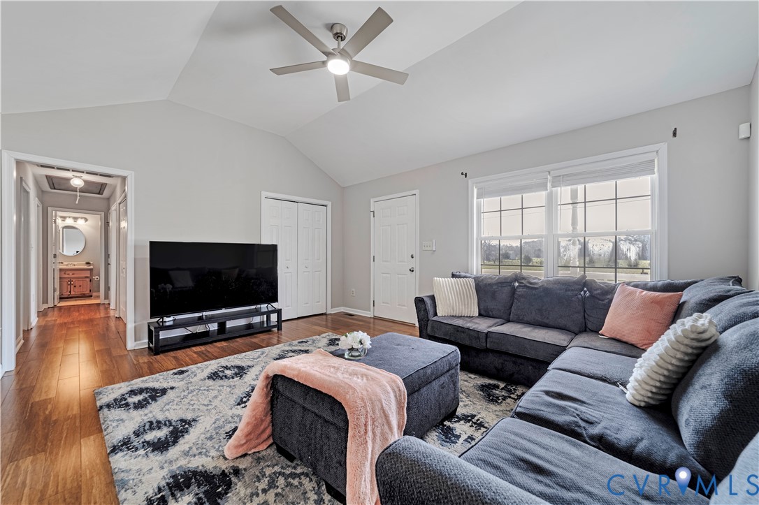 11512 Tar Bay Road Hopewell, VA 23860 - Photo 3 of 34