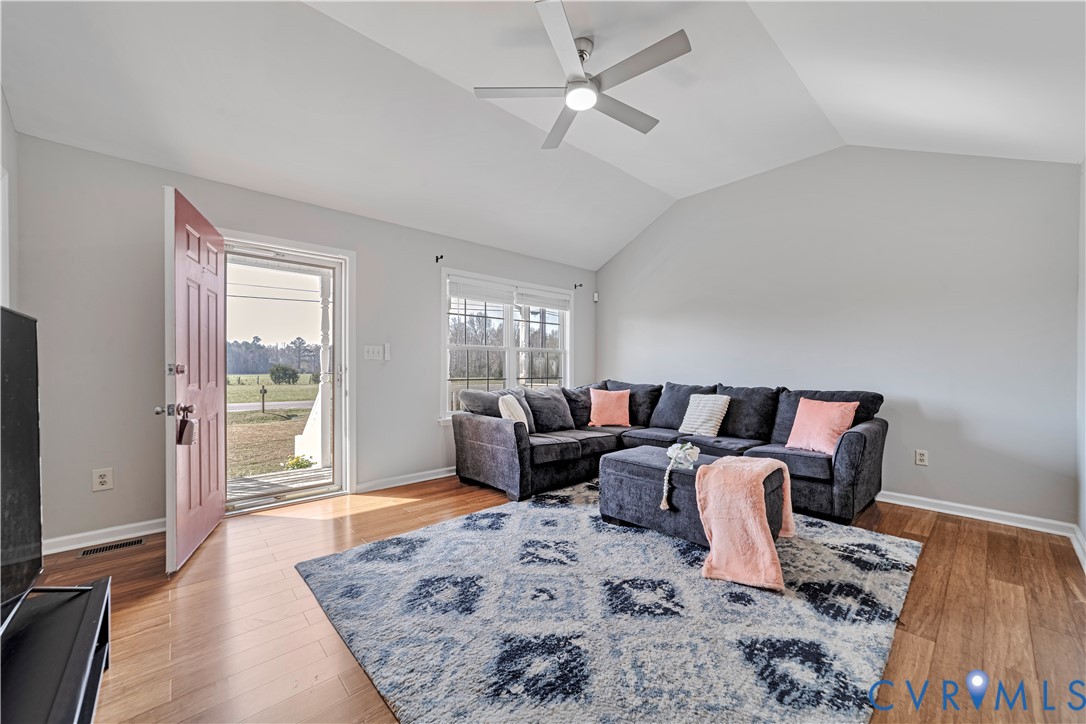 11512 Tar Bay Road Hopewell, VA 23860 - Photo 5 of 34