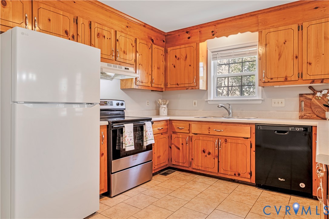 11512 Tar Bay Road Hopewell, VA 23860 - Photo 9 of 34