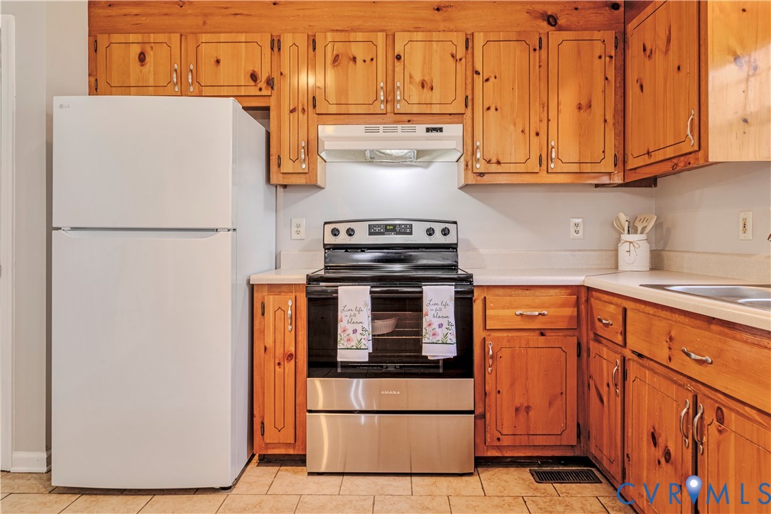 11512 Tar Bay Road Hopewell, VA 23860 - Photo 10 of 34