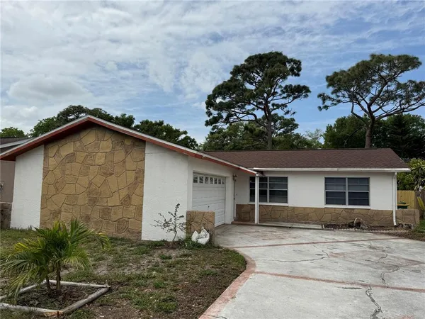$2,000 | 2074 Dodge Street, Clearwater, FL 33760