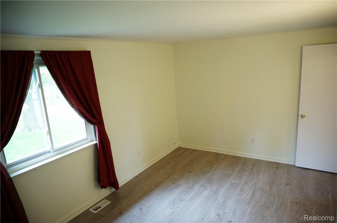 1961 Ruby Avenue Rochester, MI 48309 - Photo 16 of 25 Bedrm 1a.jpg