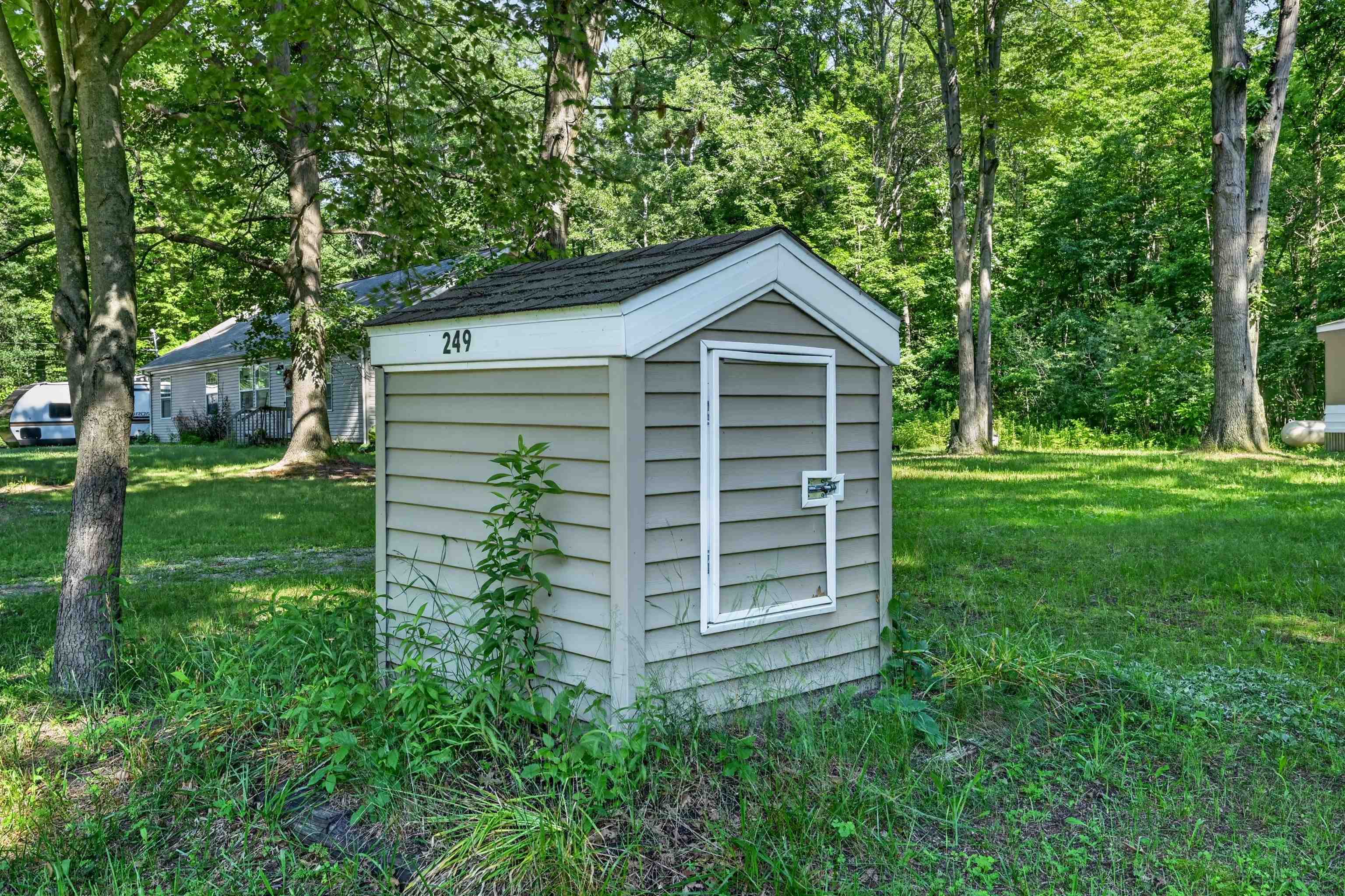 249 East Bradford Road Midland, MI 48640 - Photo 40 of 66