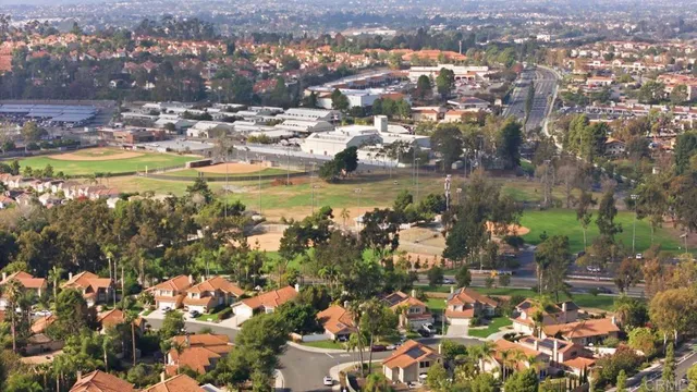 $929,000 | 1959 Oxford Court, Vista, CA 92081