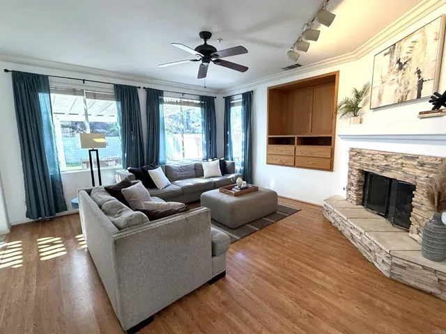 $929,000 | 1959 Oxford Court, Vista, CA 92081