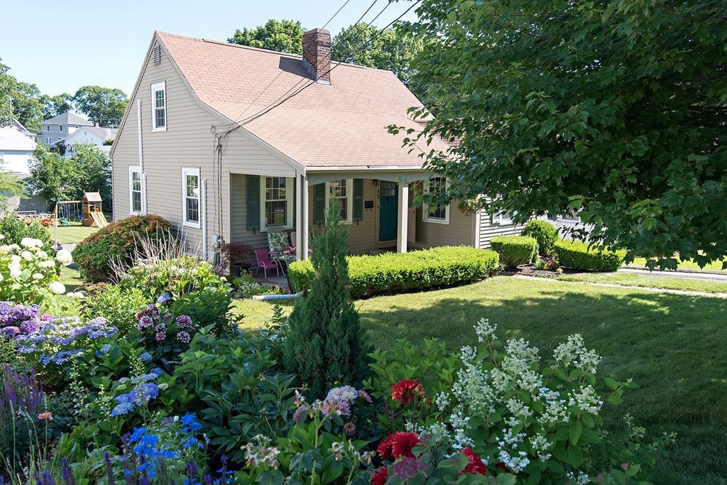 45 Cedarcliff Road Braintree, MA 02184 - Photo 2 of 26