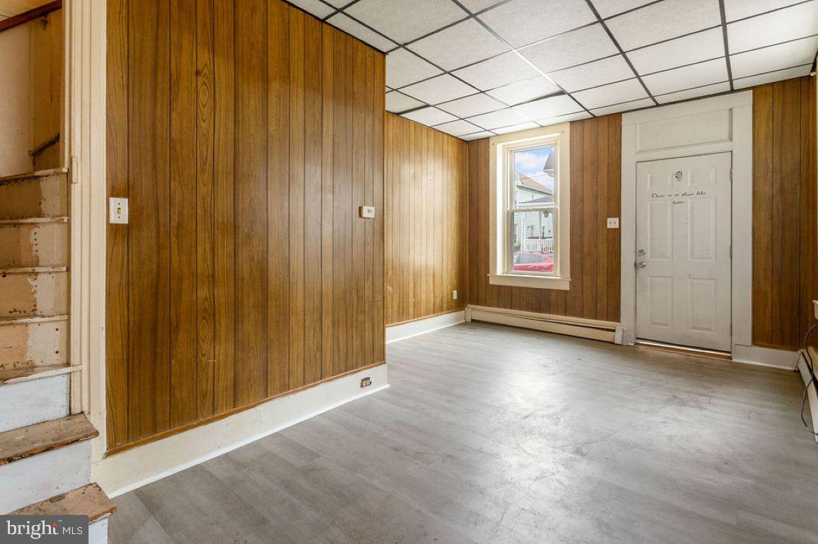 138 Pleasant Street Hanover, PA 17331 - Photo 4 of 39 an empty room with windows