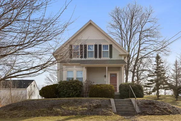 $449,900 | 4 White Avenue, Douglas, MA 01516