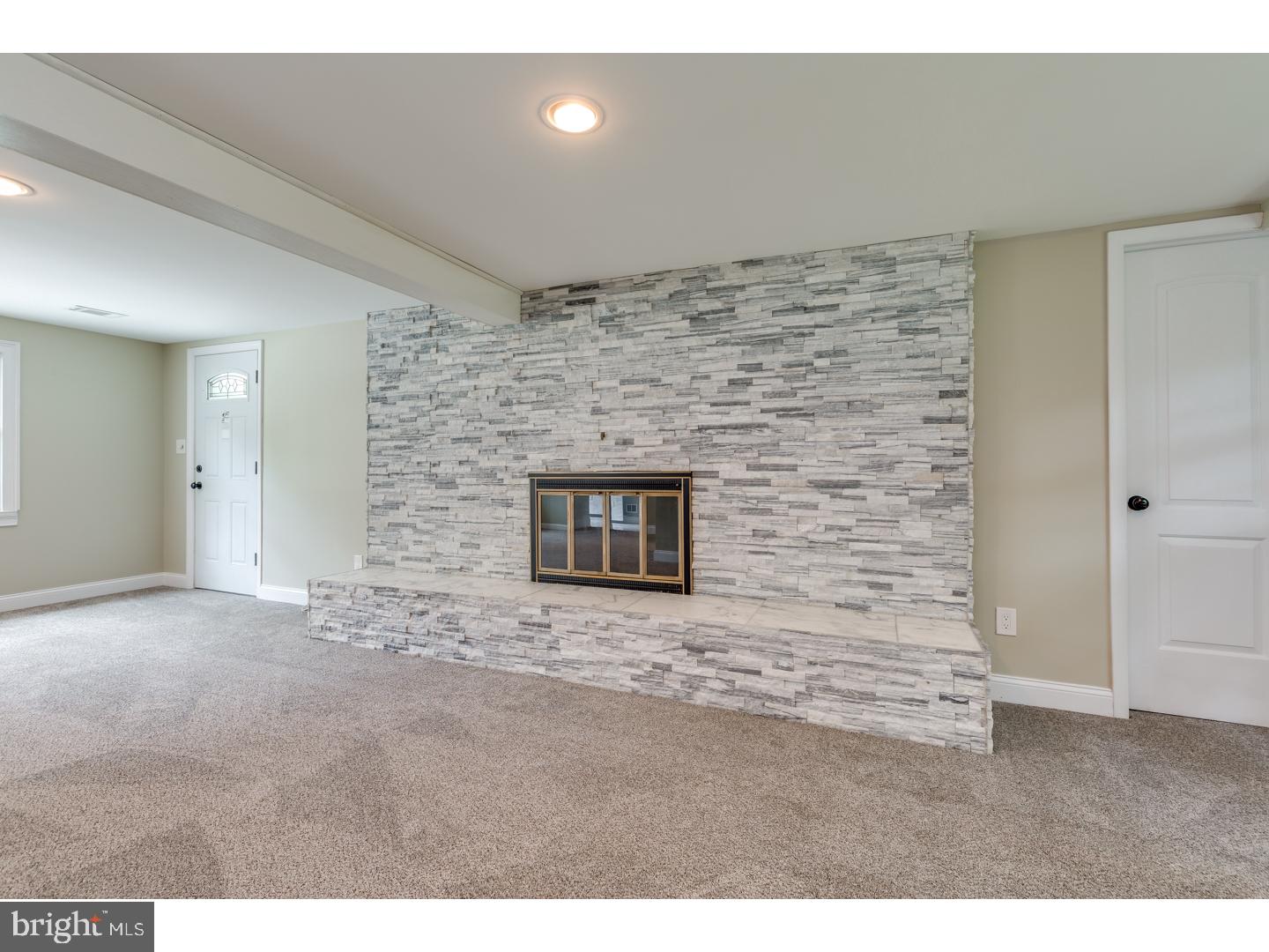 1003 Edgemoor Road Cherry Hill, NJ 08034 - Photo 14 of 25 Family Room