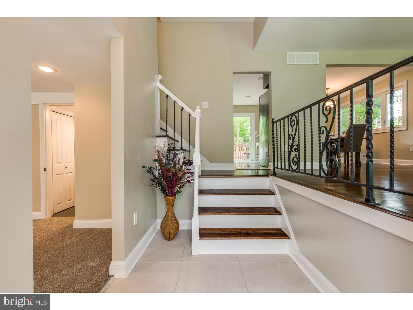 1003 Edgemoor Road Cherry Hill, NJ 08034 - Photo 4 of 25 Foyer