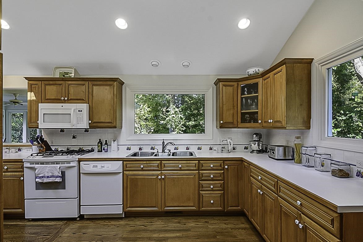 605 Compton Road Raleigh, NC 27609 - Photo 9 of 37 Sunny Views