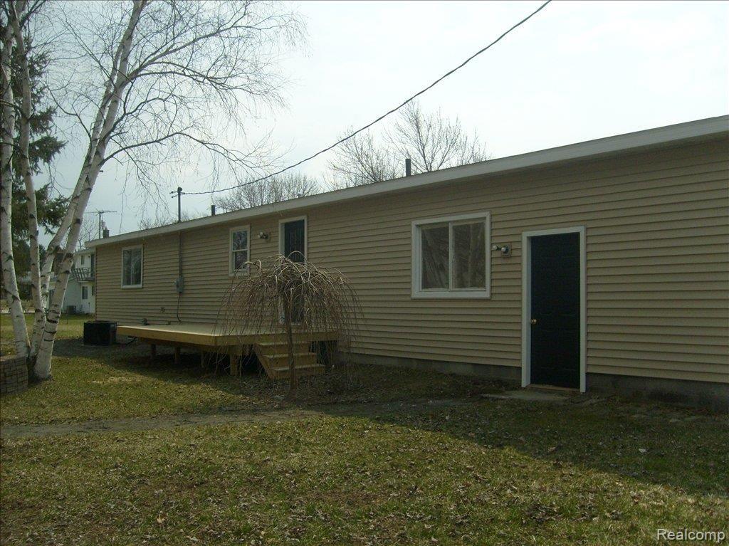 9844 Van Buren Road Fowlerville, MI 48836 - Photo 2 of 14 VanBuren 103