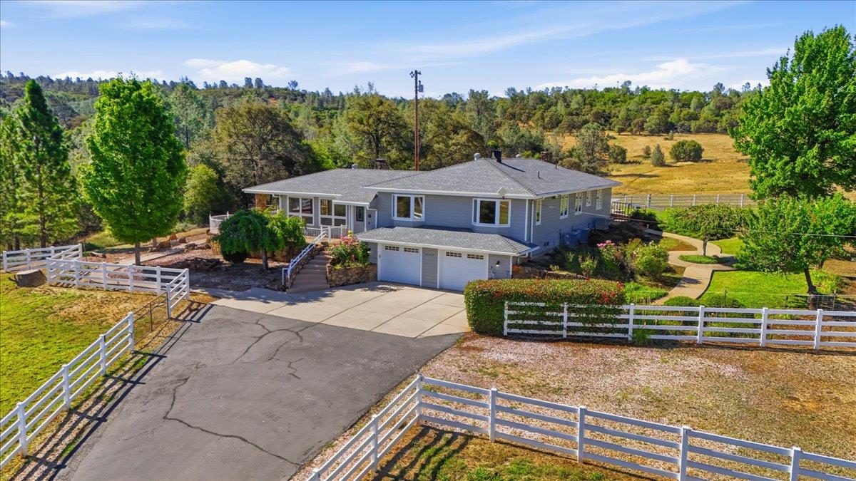 22233 McCourtney Road Grass Valley, CA 95949 - Photo 2 of 89