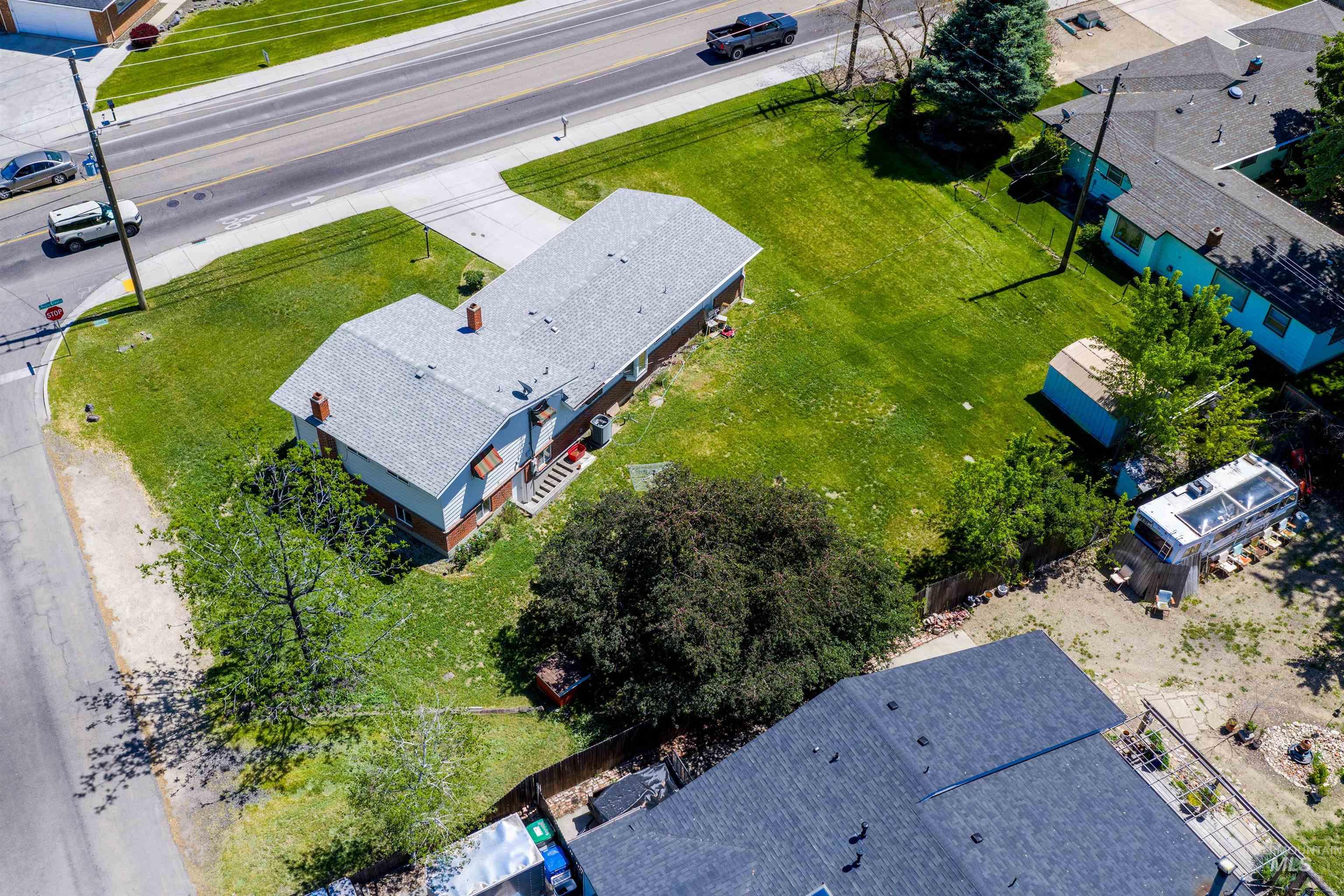 1811 North Maple Grove Road Boise, ID 83704 - Photo 28 of 33
