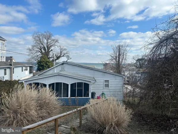$1,800 | 7527 C Street, Chesapeake Beach, MD 20732