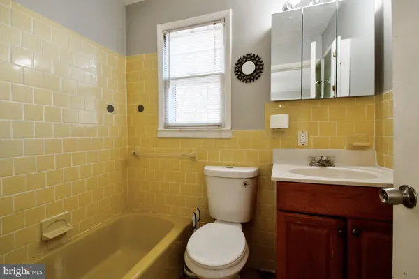 $1,800 | 7527 C Street, Chesapeake Beach, MD 20732