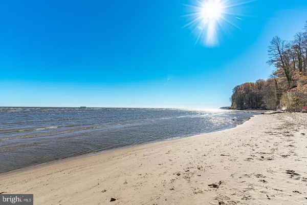 $1,800 | 7527 C Street, Chesapeake Beach, MD 20732