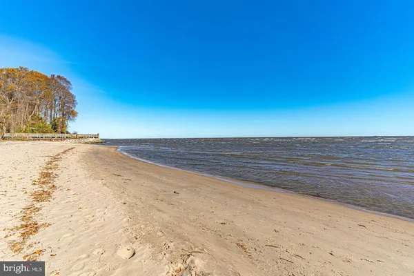 $1,800 | 7527 C Street, Chesapeake Beach, MD 20732
