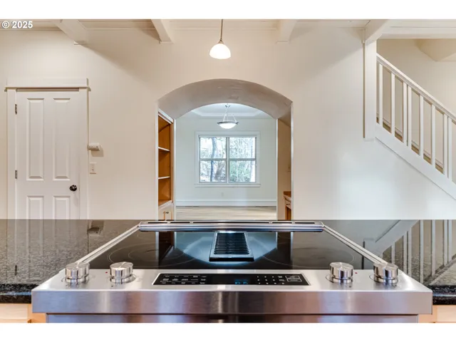 a view of entryway and front door