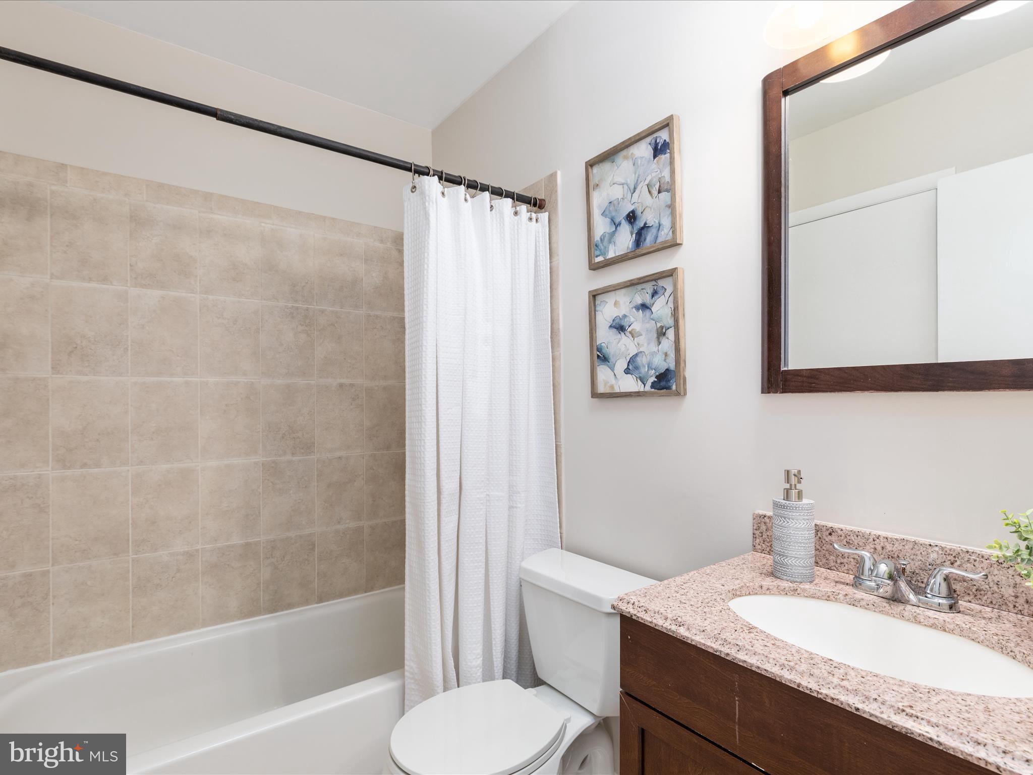 2242 Gunsmith Square Reston, VA 20191 - Photo 20 of 66 Primary Bathroom | Upper Level