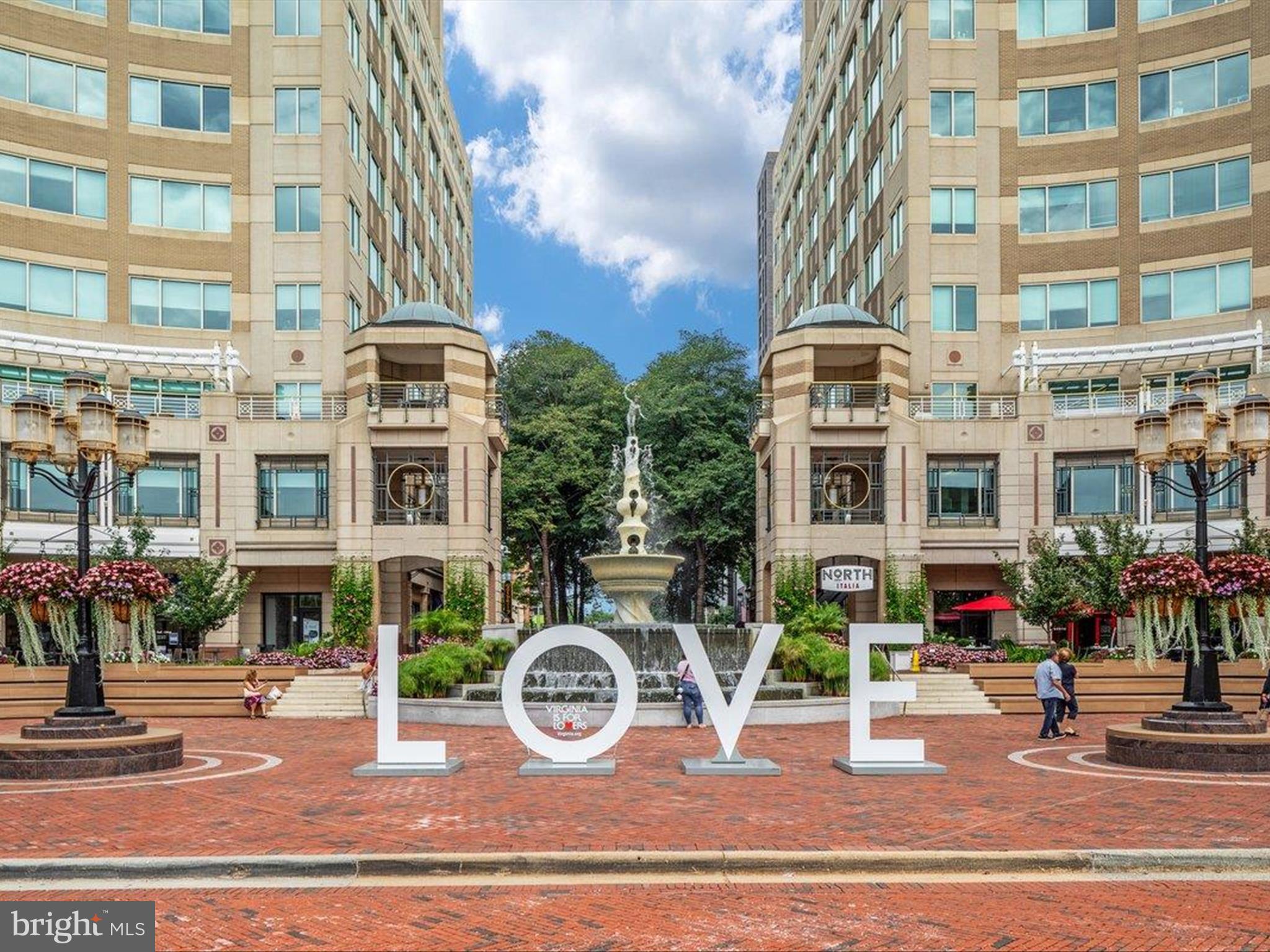 2242 Gunsmith Square Reston, VA 20191 - Photo 54 of 66 Reston Town Center fountain
