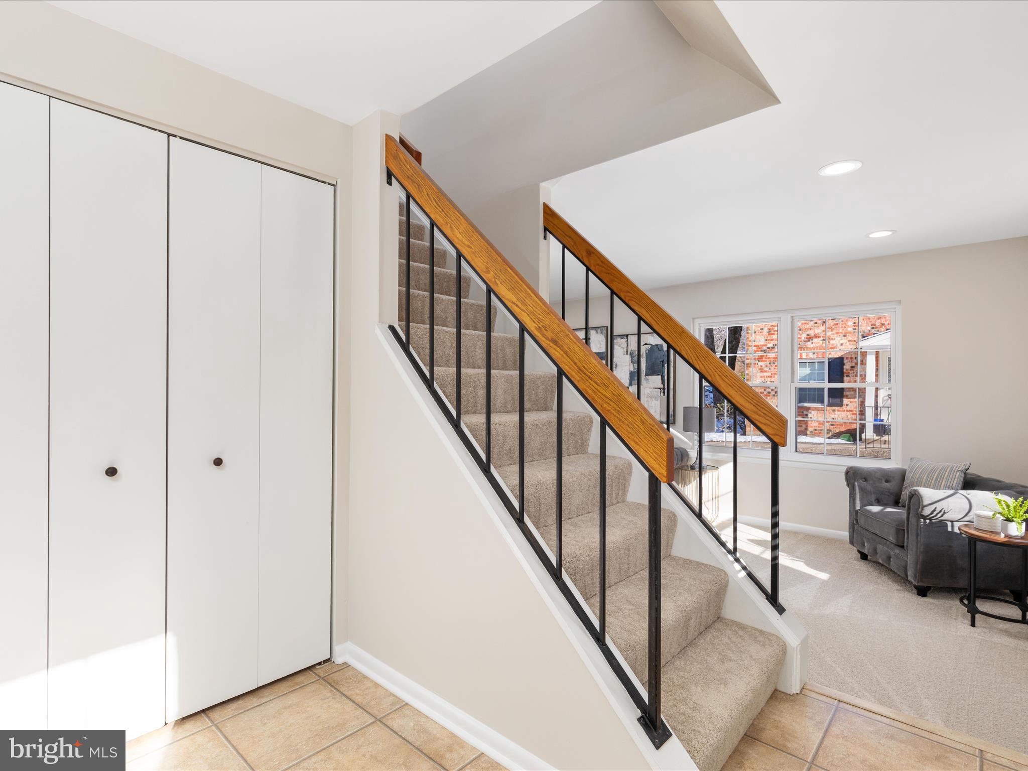2242 Gunsmith Square Reston, VA 20191 - Photo 6 of 66 Entrance Foyer | Main Level