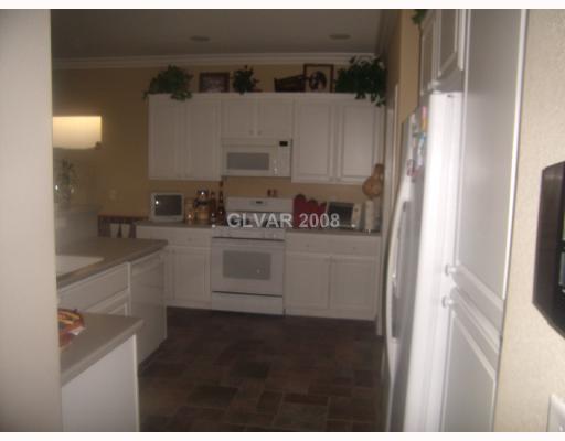 3044 Fort Stanwix Road Henderson, NV 89052 - Photo 9 of 12 Kitchen. kitchen