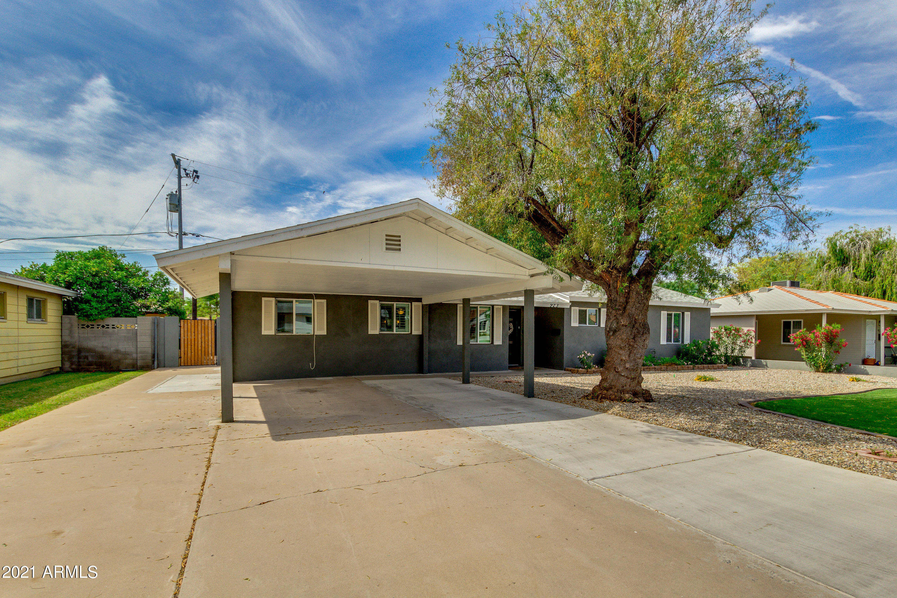 923 East Rovey Avenue Phoenix, AZ 85014 - Photo 2 of 32 02-Rovey