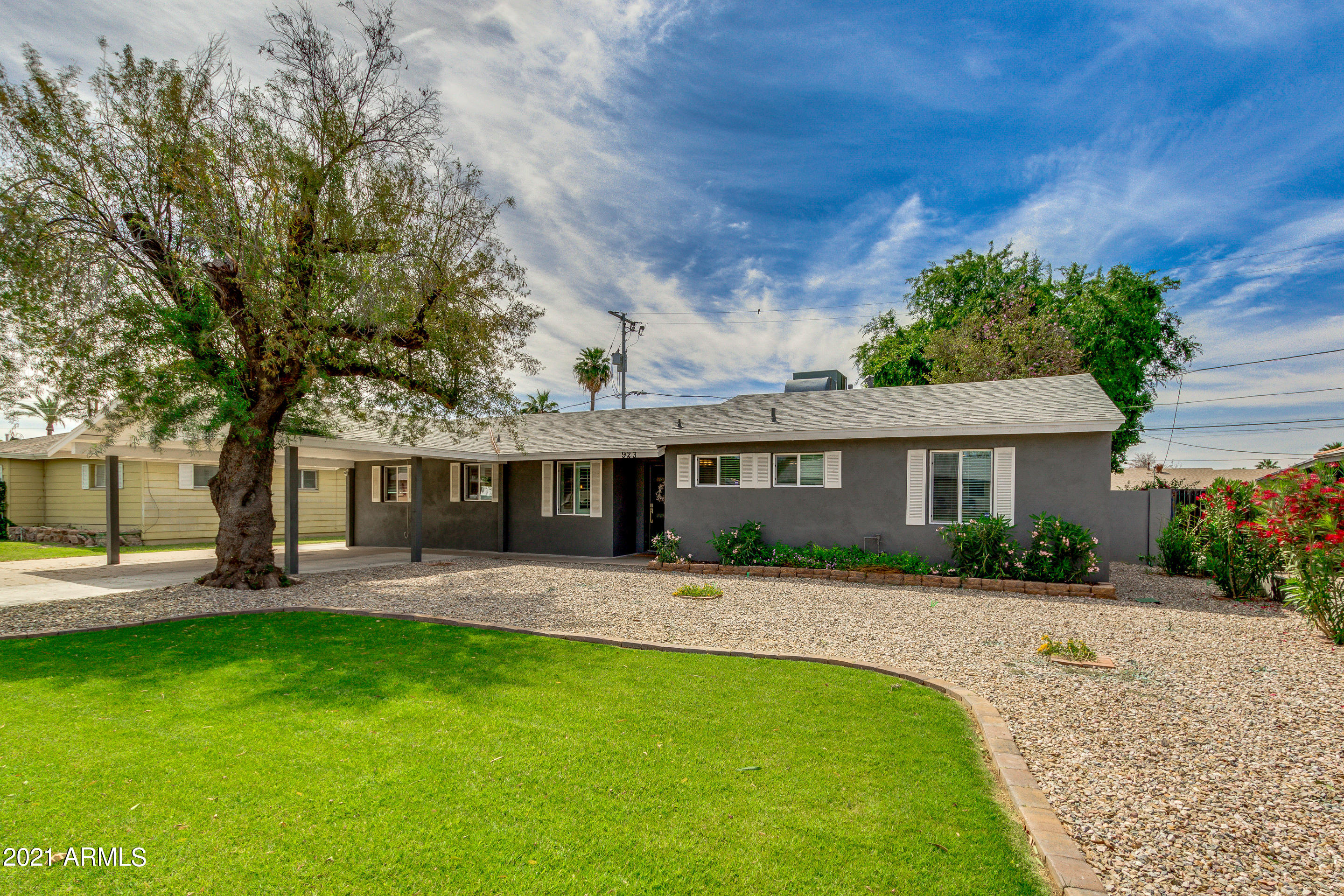 923 East Rovey Avenue Phoenix, AZ 85014 - Photo 3 of 32 03-Rovey
