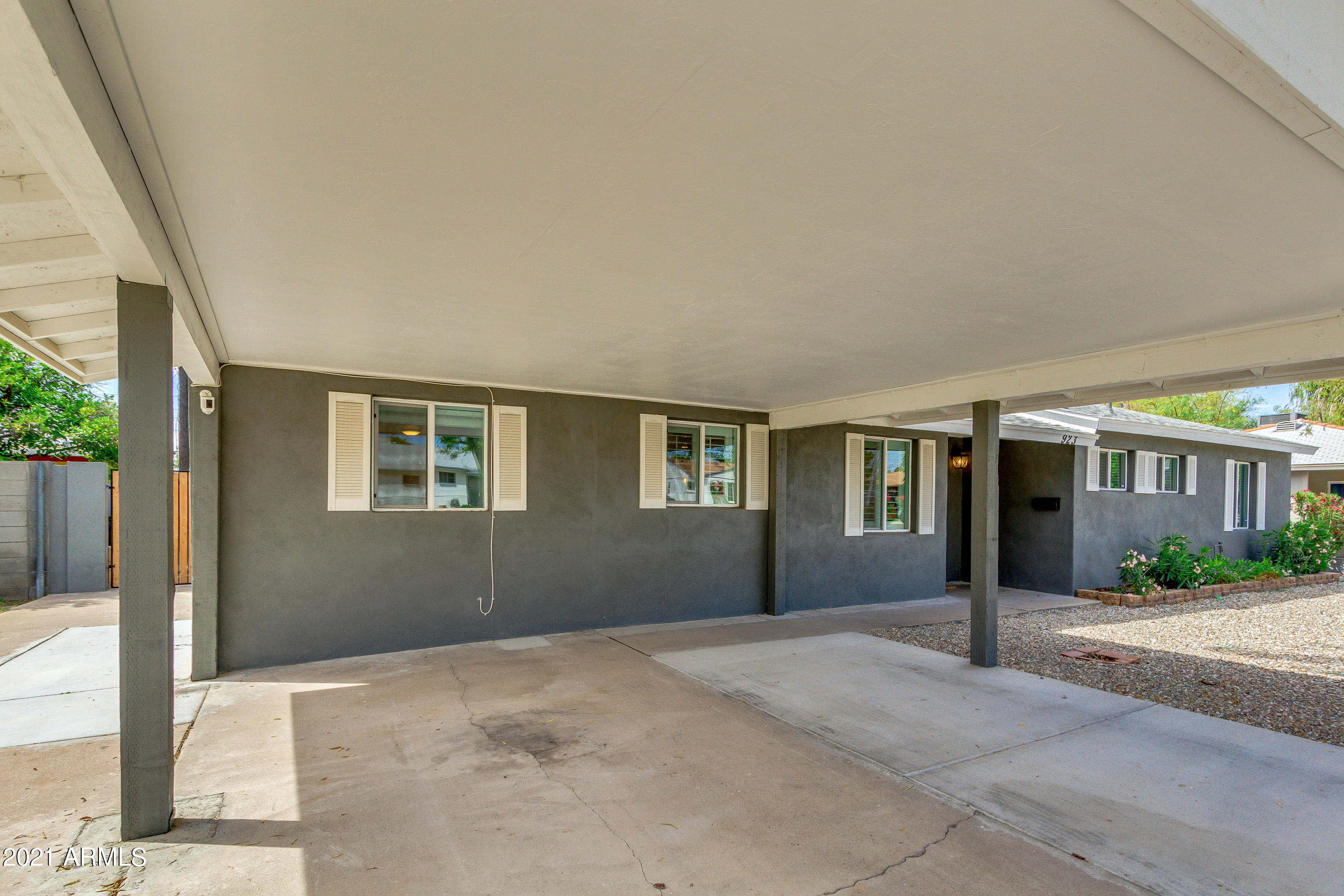 923 East Rovey Avenue Phoenix, AZ 85014 - Photo 4 of 32 04-Rovey