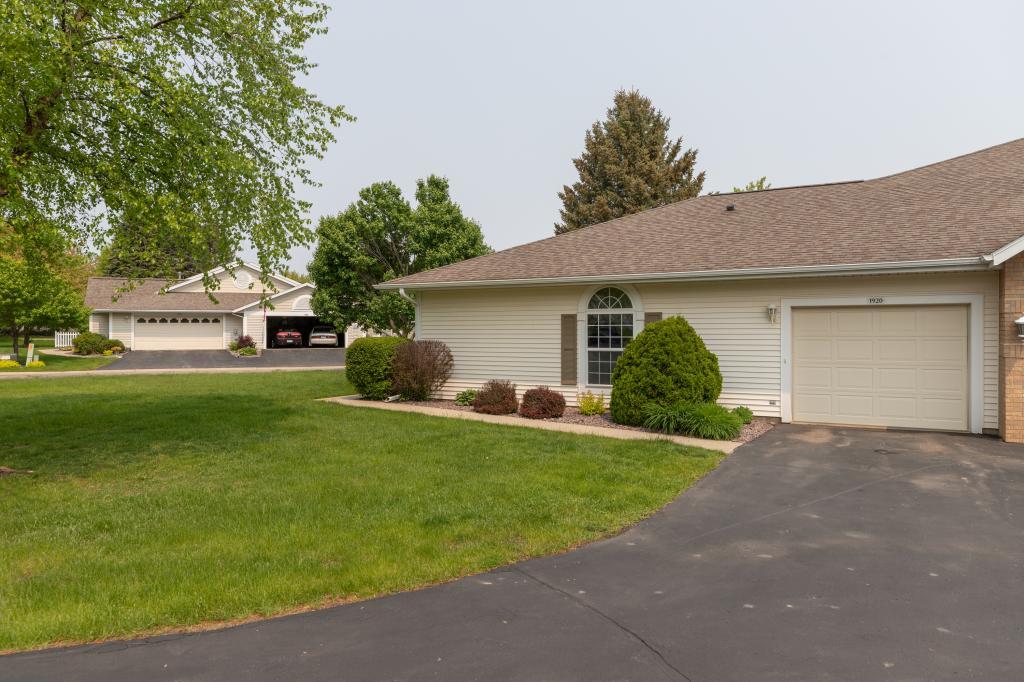 1920 Waterford Place Southwest Rochester, MN 55902 - Photo 3 of 6