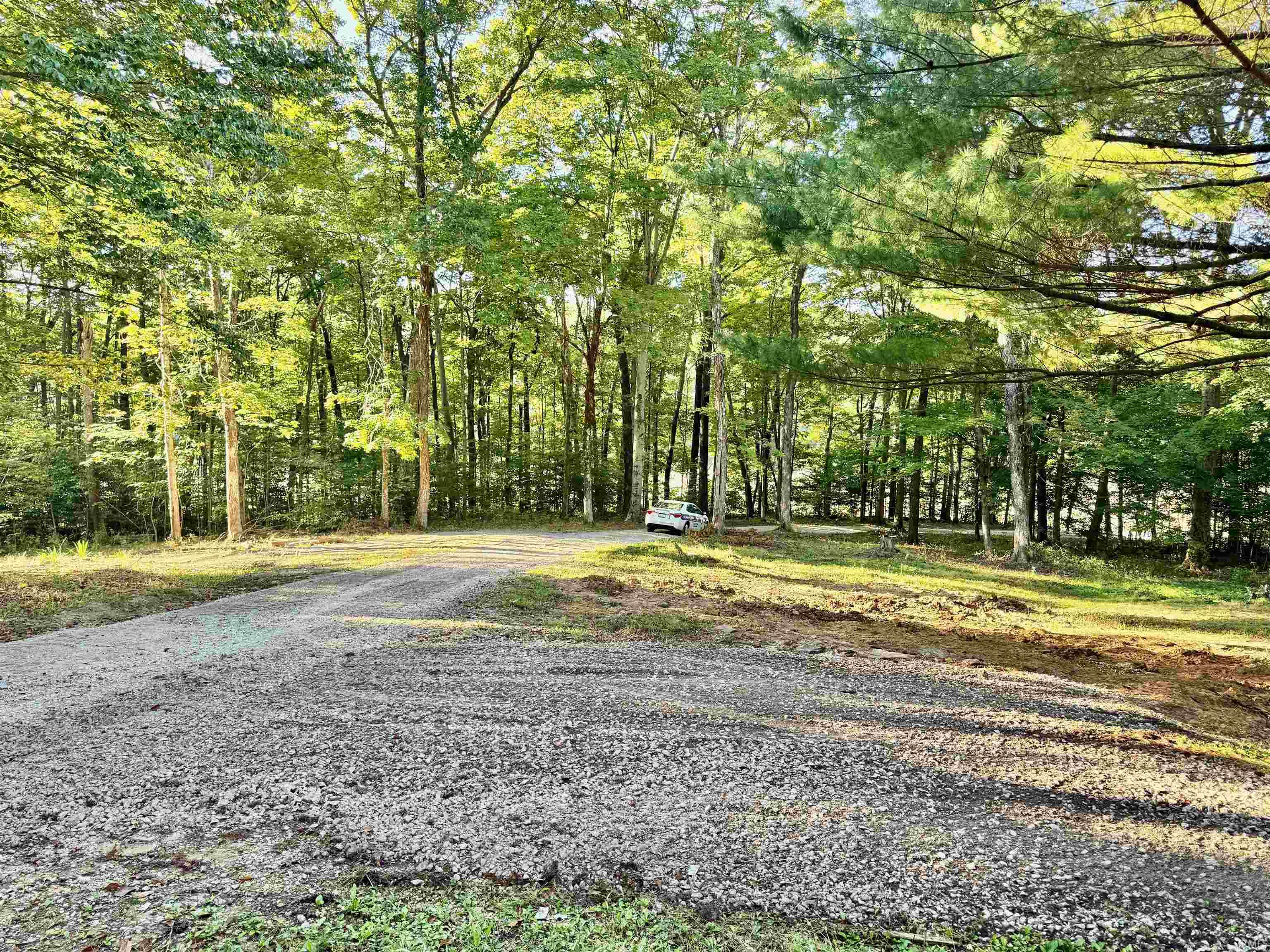 9020 West Graves Road Bloomington, IN 47403 - Photo 5 of 26 Gallery Image 5