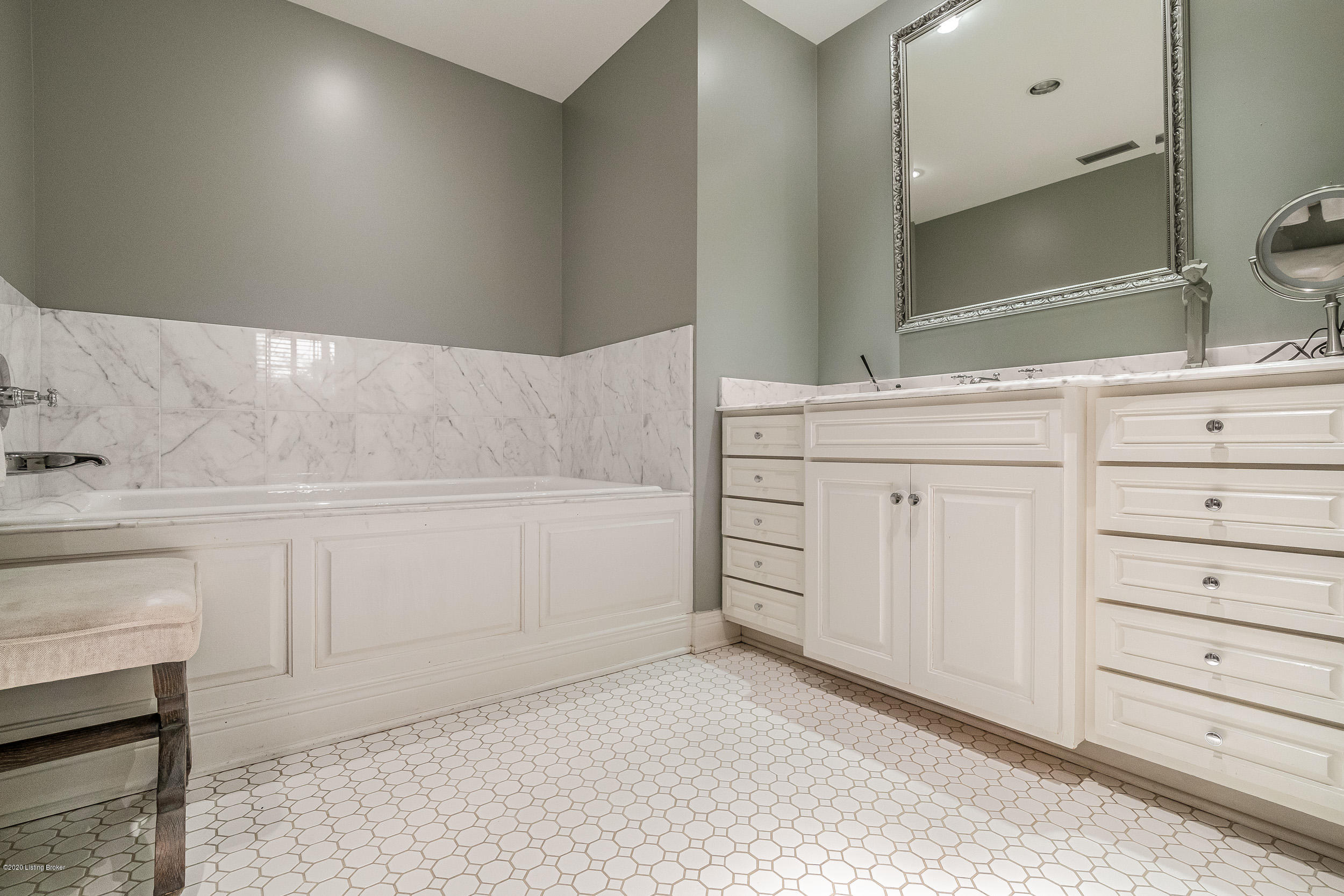 180 Westwind Road Louisville, KY 40207 - Photo 45 of 48 180 Westwind Road-55