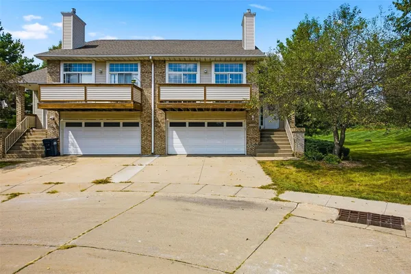 $300,000 | 1429 McKinley Place, Iowa City, IA 52246