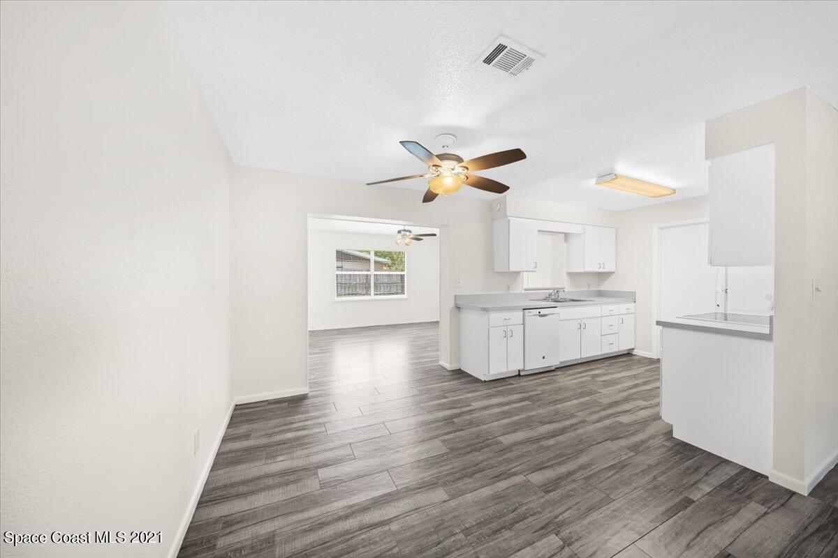 561 Parker Road Melbourne, FL 32904 - Photo 12 of 36 View to nook - kitchen